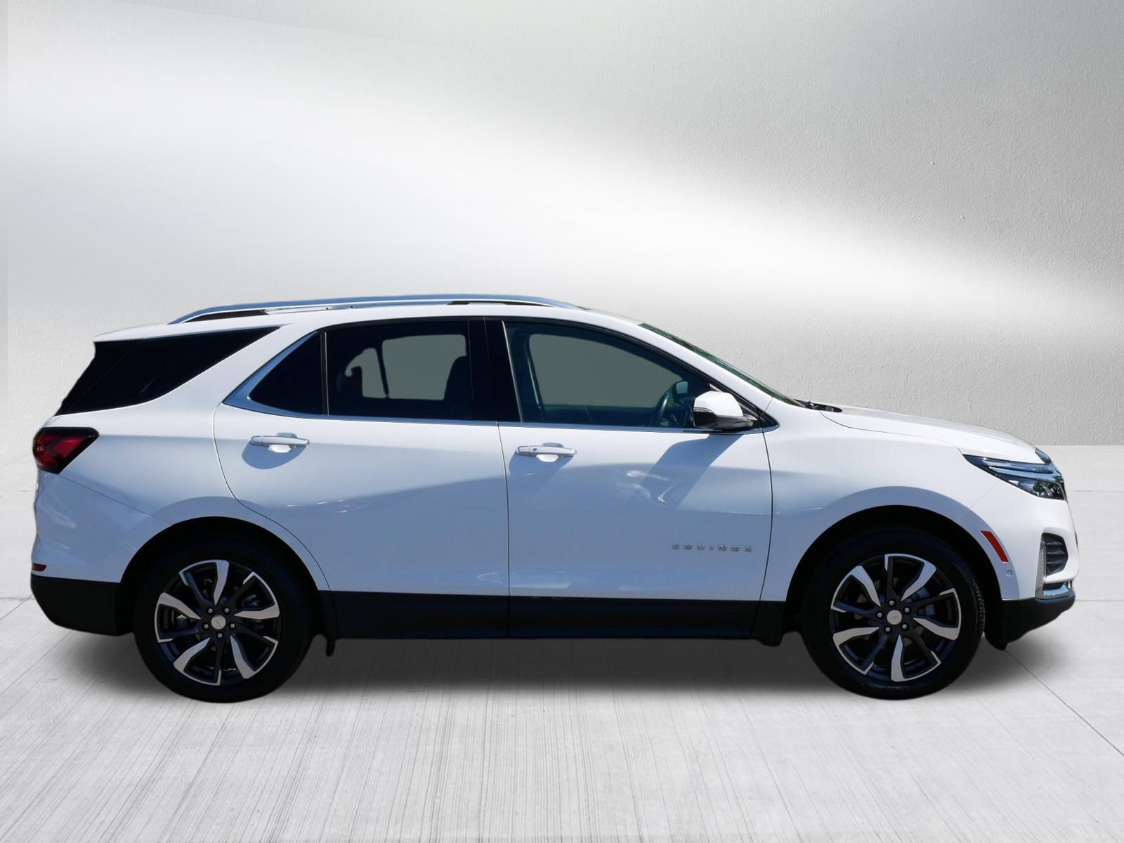 Used 2022 Chevrolet Equinox Premier AWD/4WD image 8