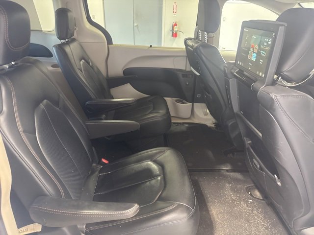 Used 2020 Chrysler Pacifica Touring-L Plus w/ Tire & Wheel Group image 20