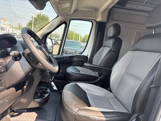 Used 2024 RAM ProMaster 2500 w/ Convenience Group FWD image 9