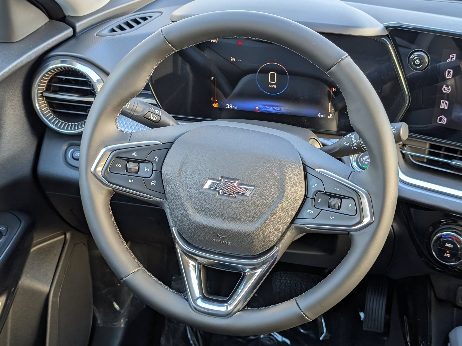 New 2026 Chevrolet Trax ACTIV w/ Driver Confidence Package FWD image 15