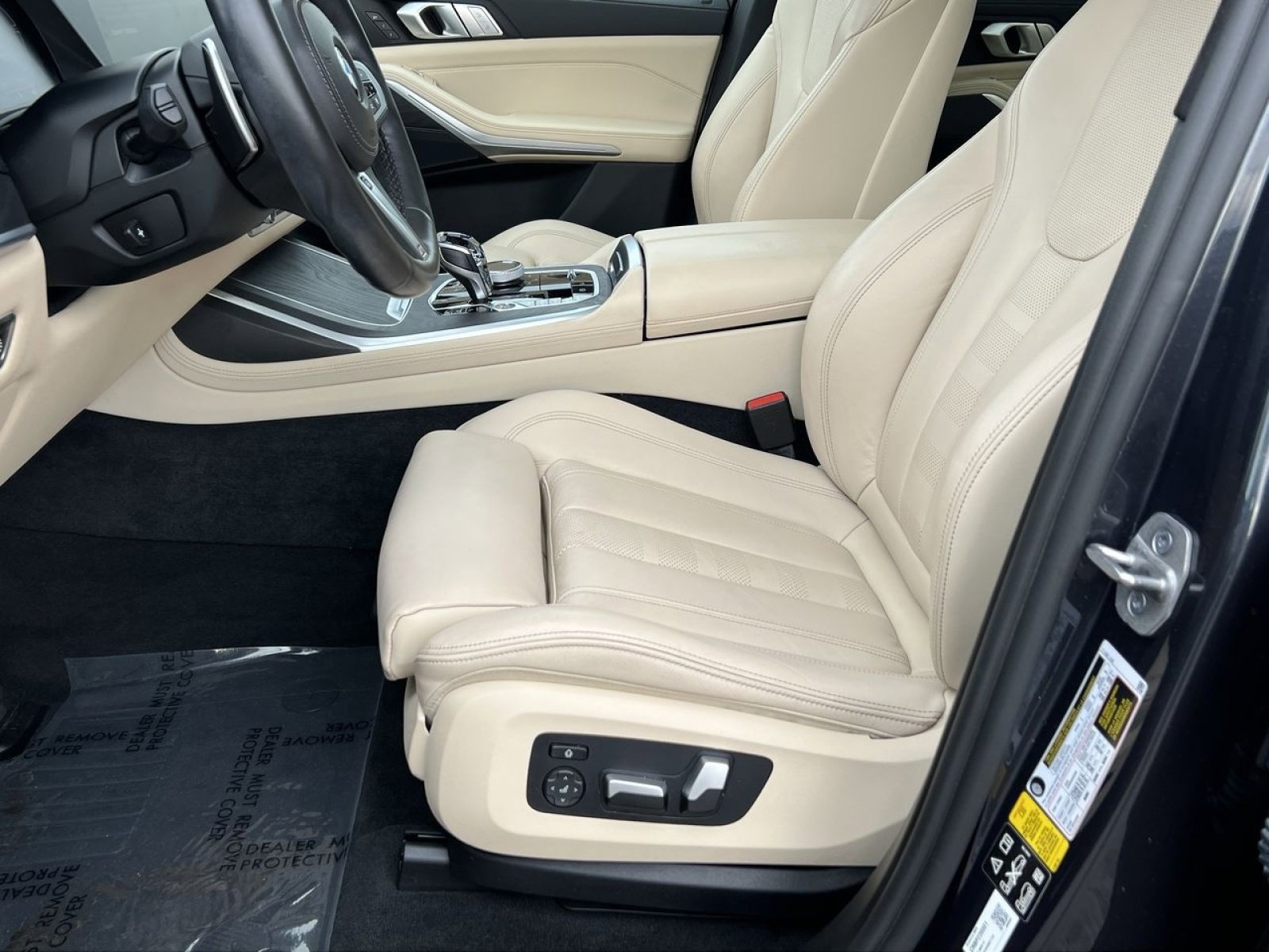 Used 2022 BMW X7 xDrive40i w/ M Sport Package image 14