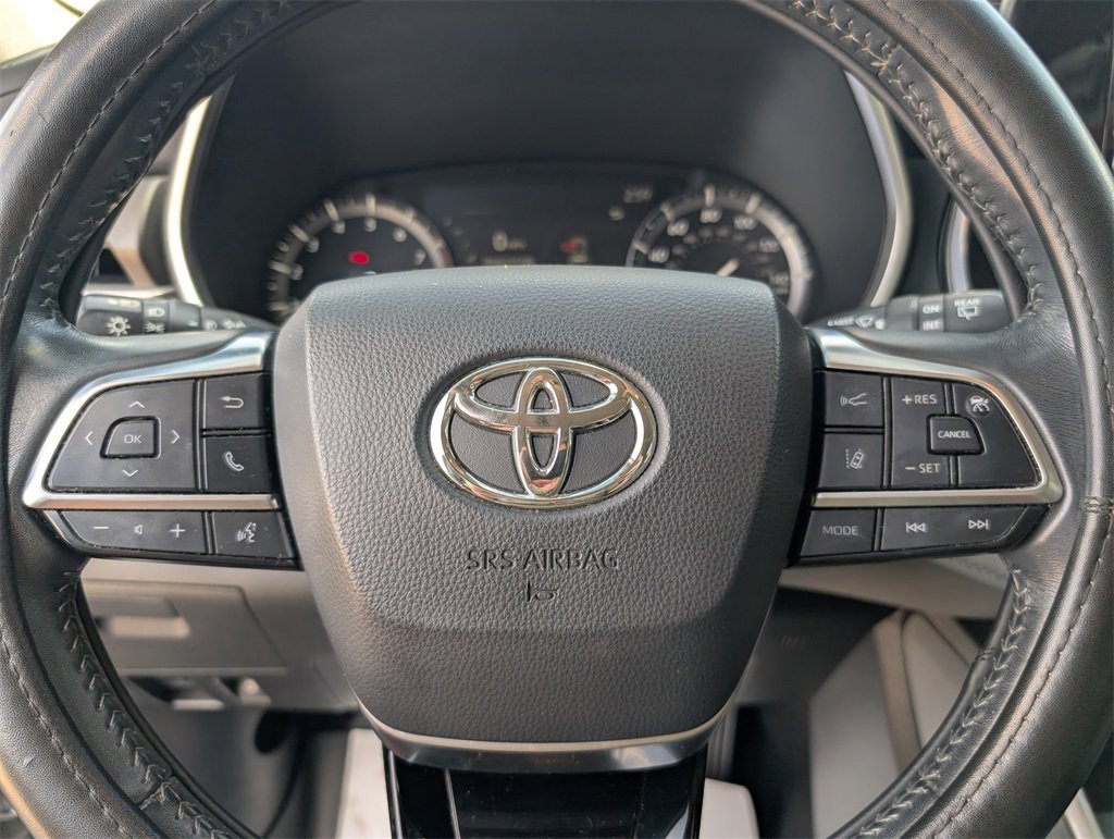 Used 2021 Toyota Highlander XLE image 20