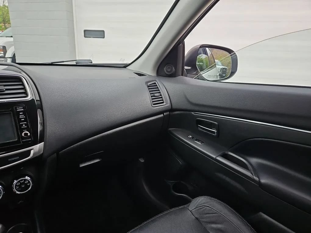 Used 2016 Mitsubishi Outlander Sport SEL AWD/4WD image 17