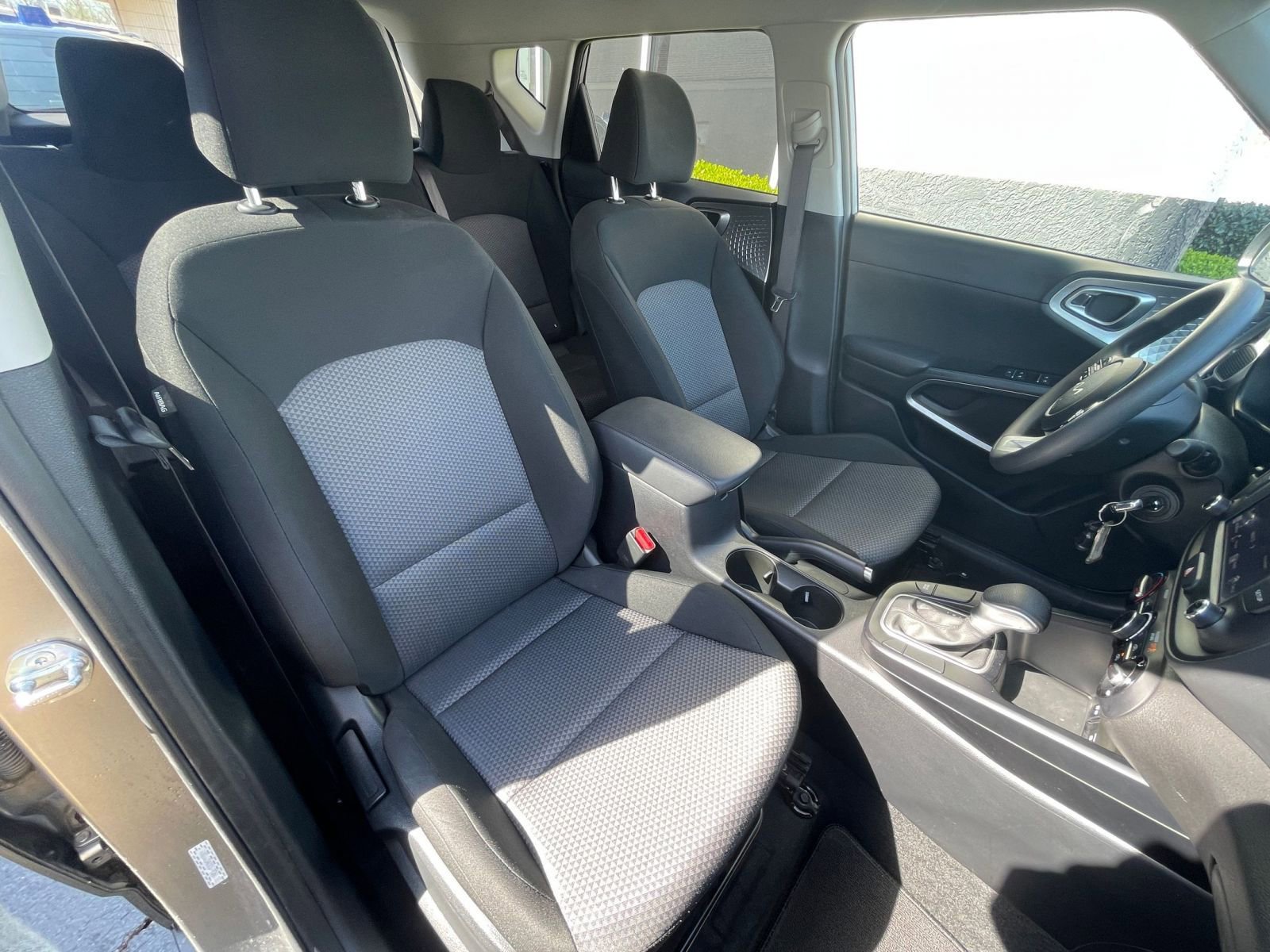 Used 2025 Kia Soul LX w/ LX Technology Package image 34