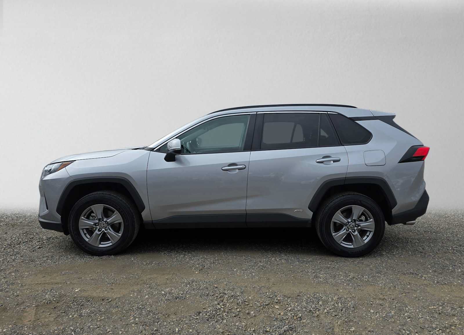 Used 2025 Toyota RAV4 XLE w/ Weather Package AWD/4WD image 6