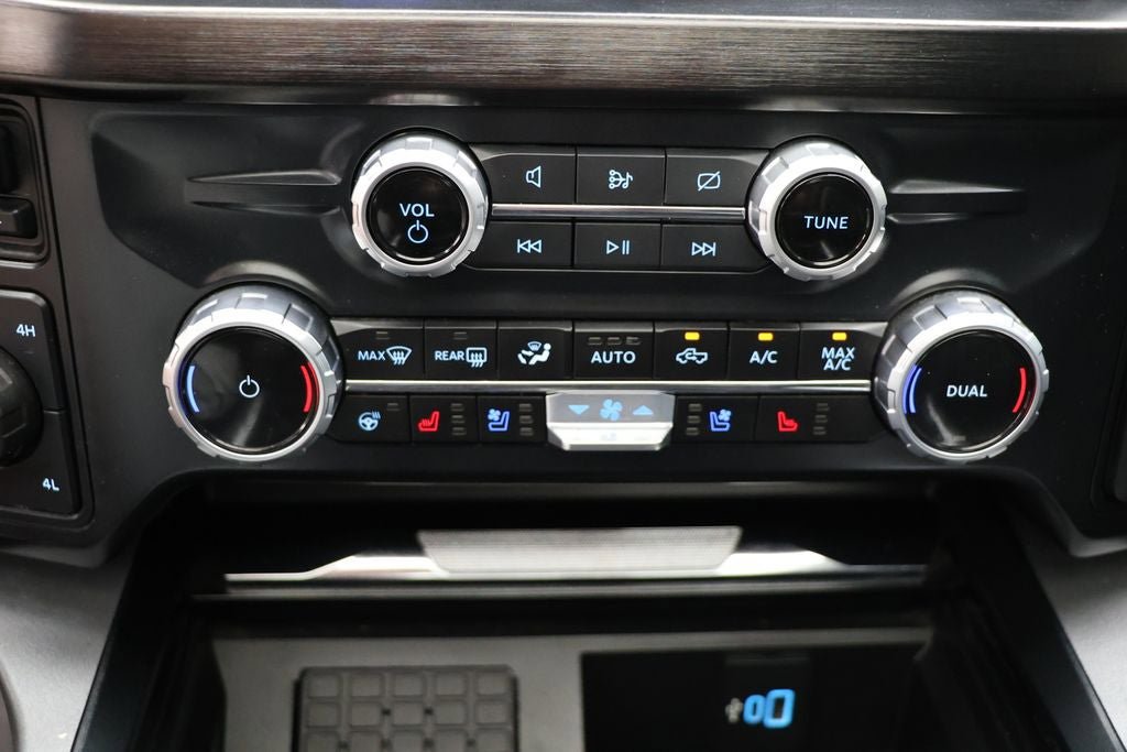 Used 2023 Ford F250 Lariat w/ Lariat Ultimate Package AWD/4WD image 32