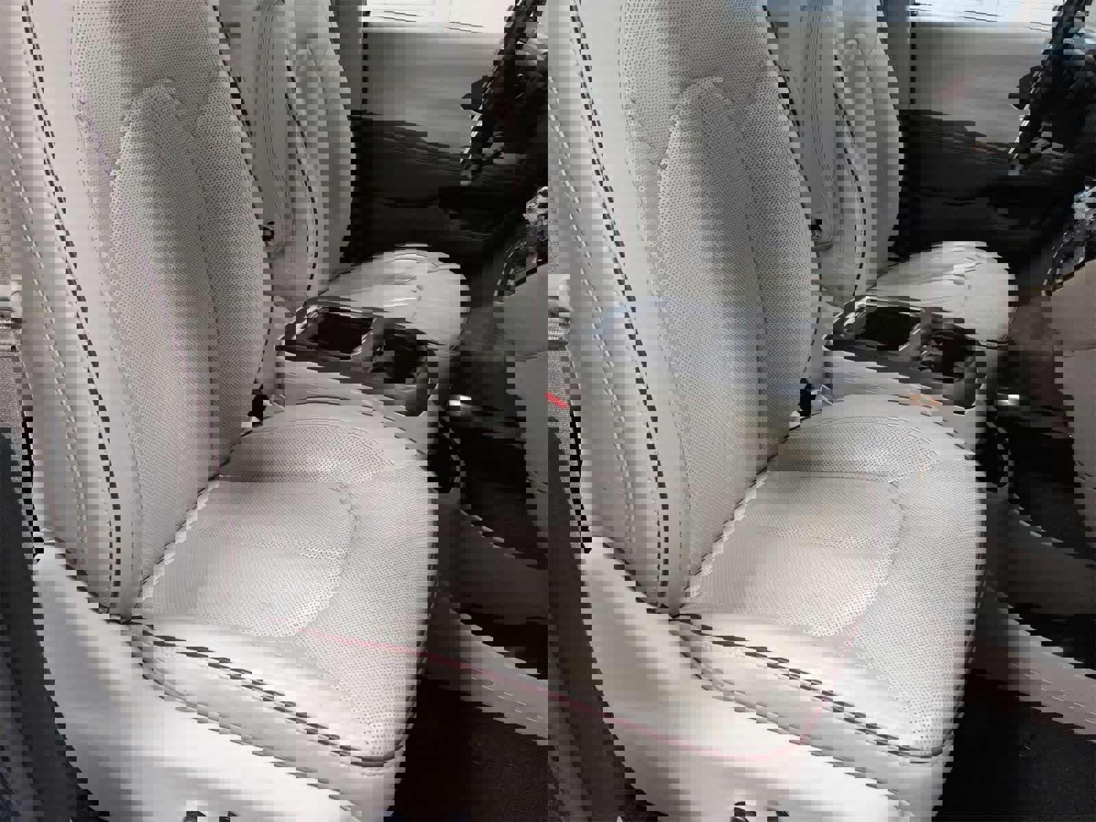 Certified 2020 Chrysler Pacifica Limited image 24