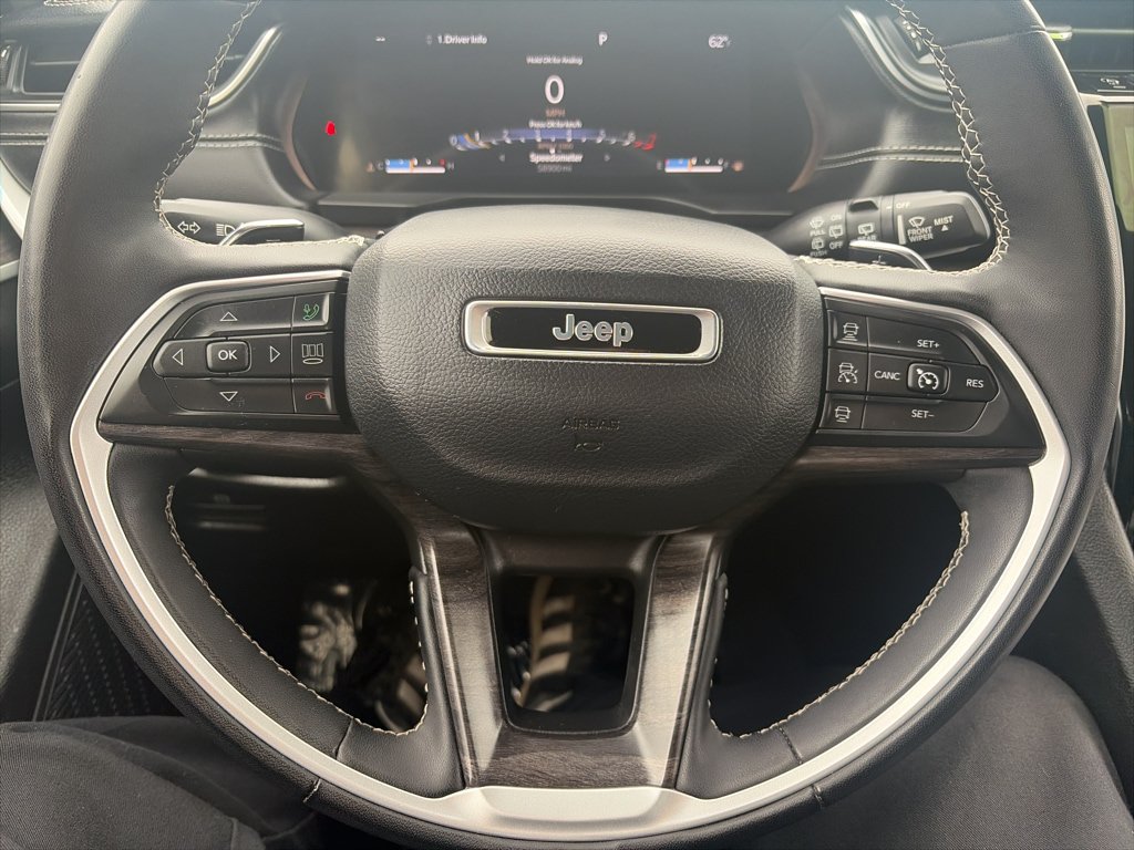 Used 2023 Jeep Grand Cherokee Limited AWD/4WD image 23