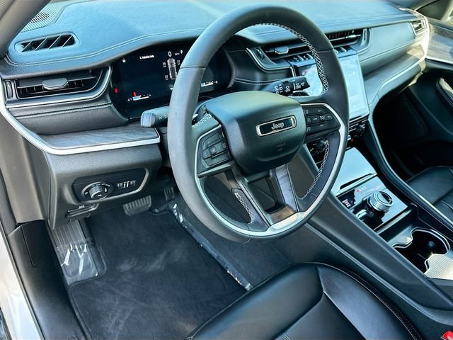Used 2024 Jeep Grand Cherokee Limited AWD/4WD image 9