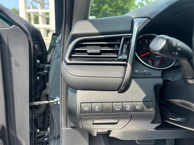 Used 2020 Toyota Camry XSE FWD image 28