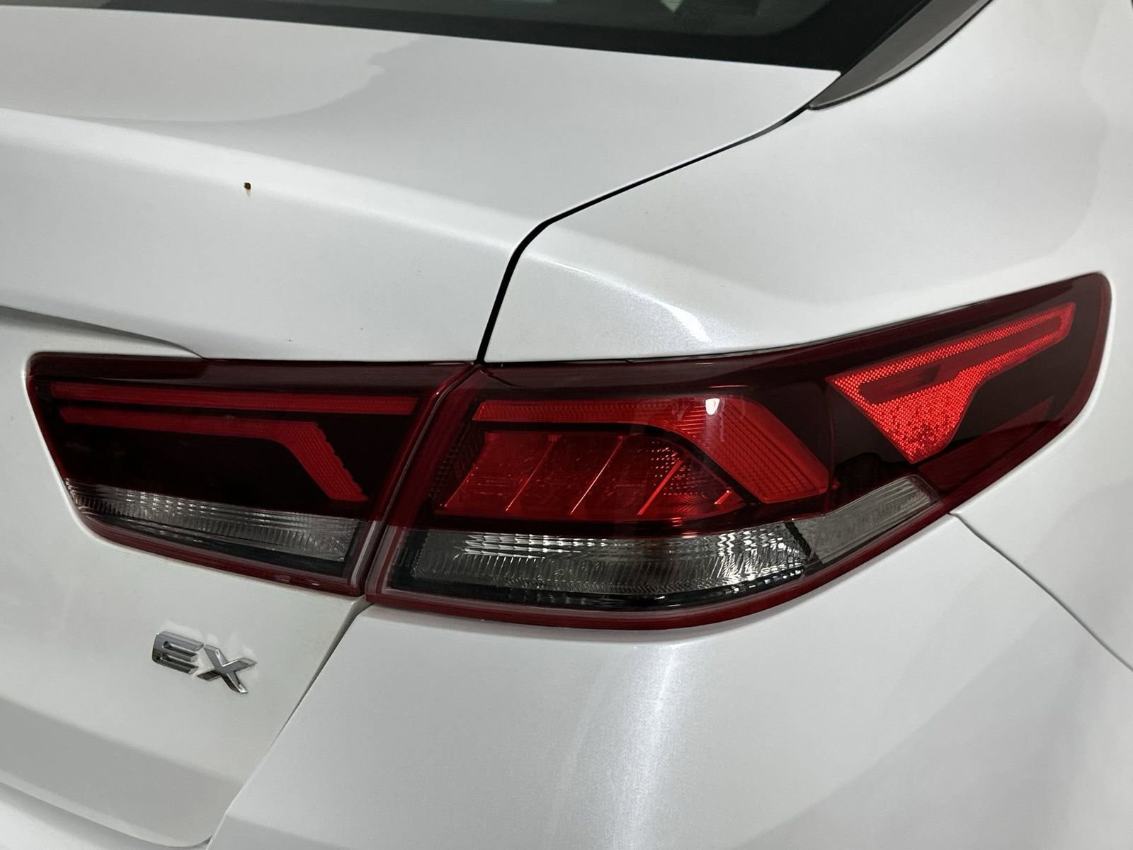 Used 2020 Kia Optima EX image 30