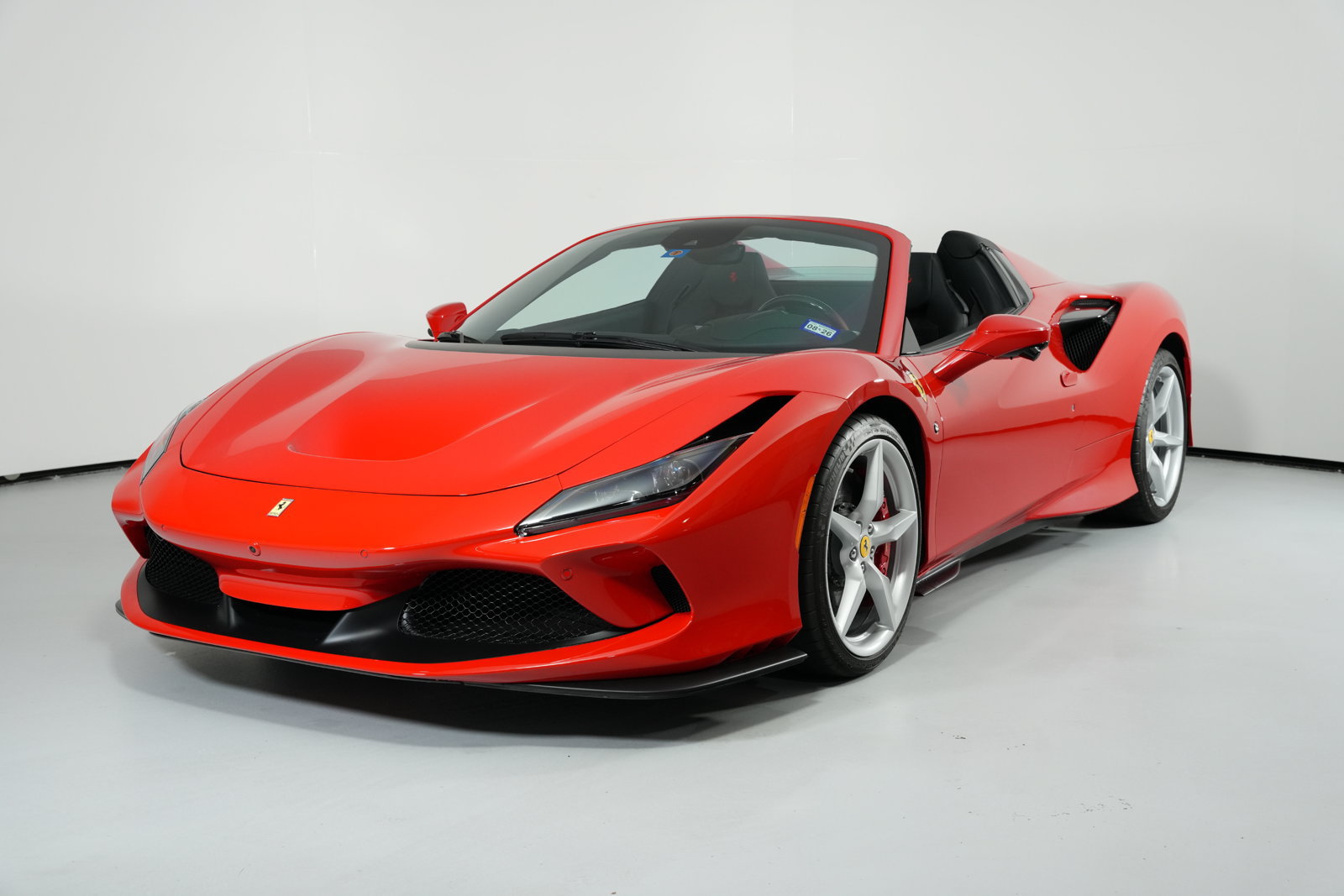 Used 2023 Ferrari F8 Spider RWD image 21
