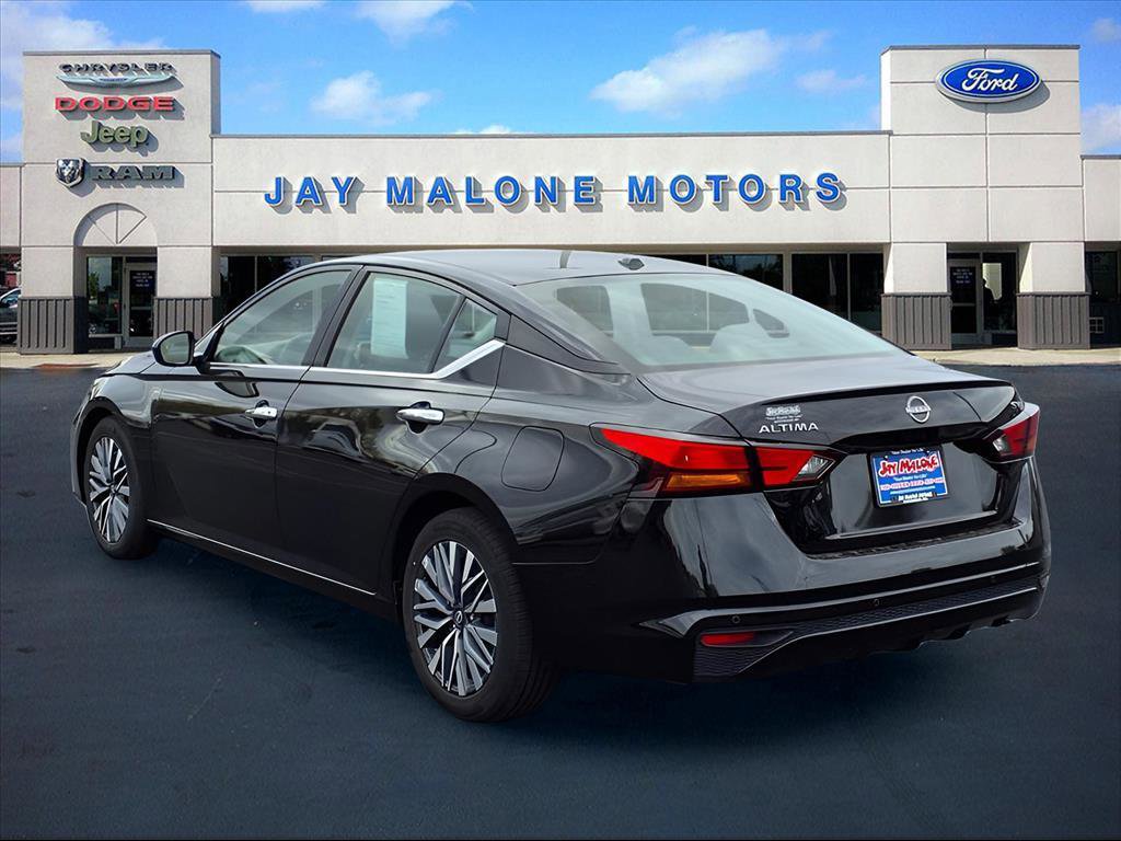 Used 2023 Nissan Altima 2.5 SV image 4