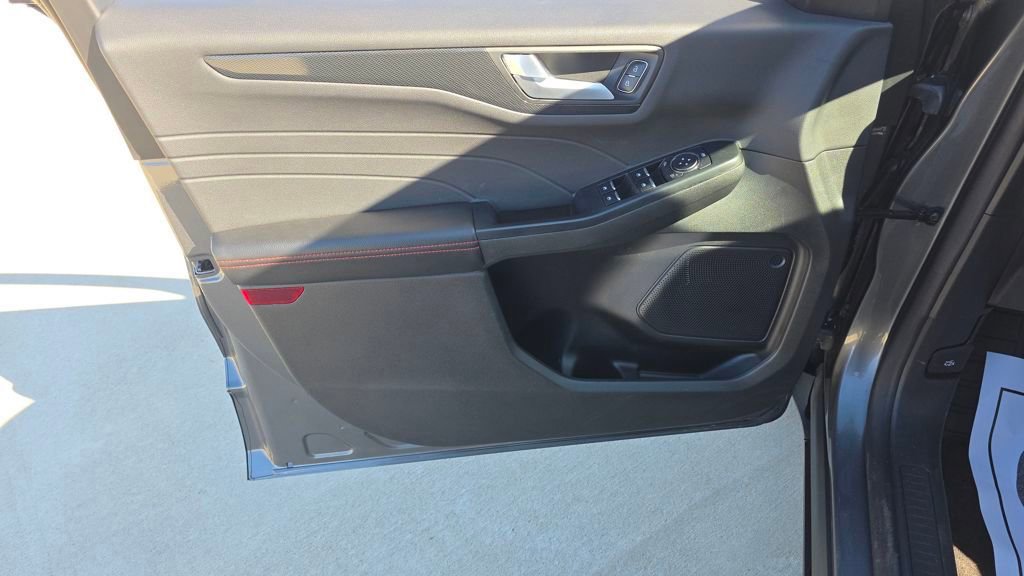 Used 2025 Ford Escape ST-Line image 23