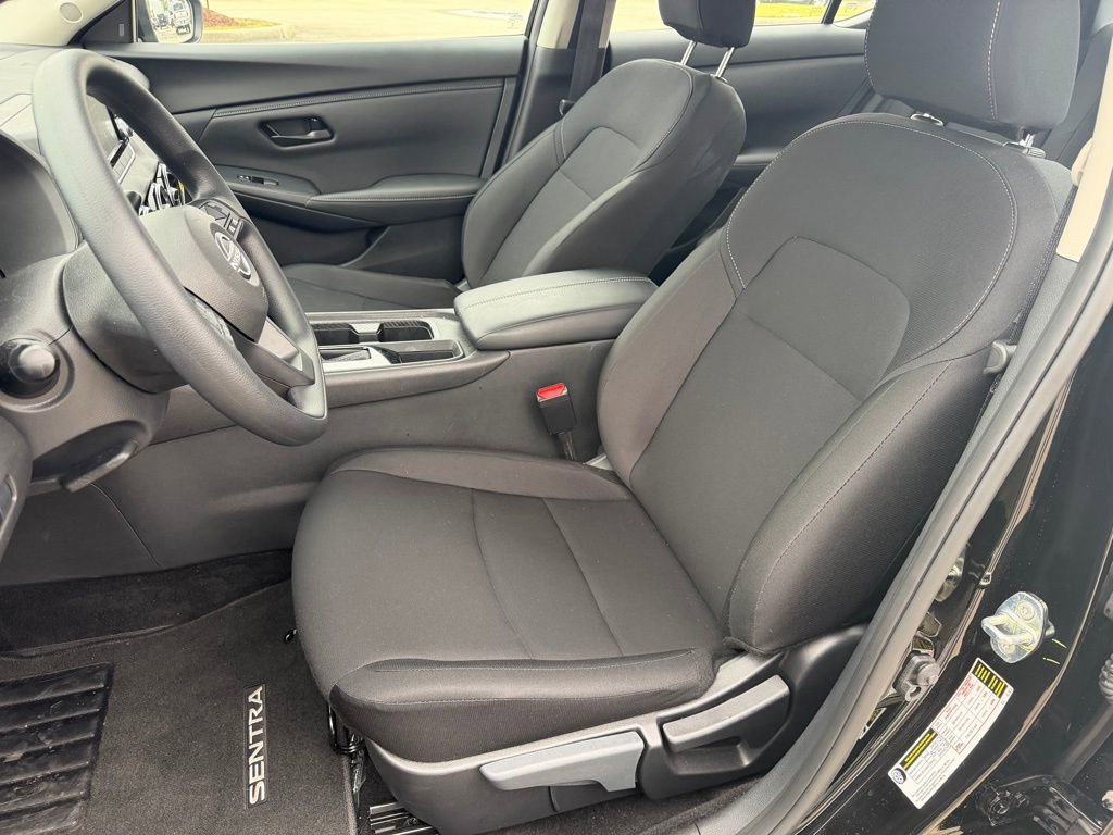 Used 2025 Nissan Sentra S image 7