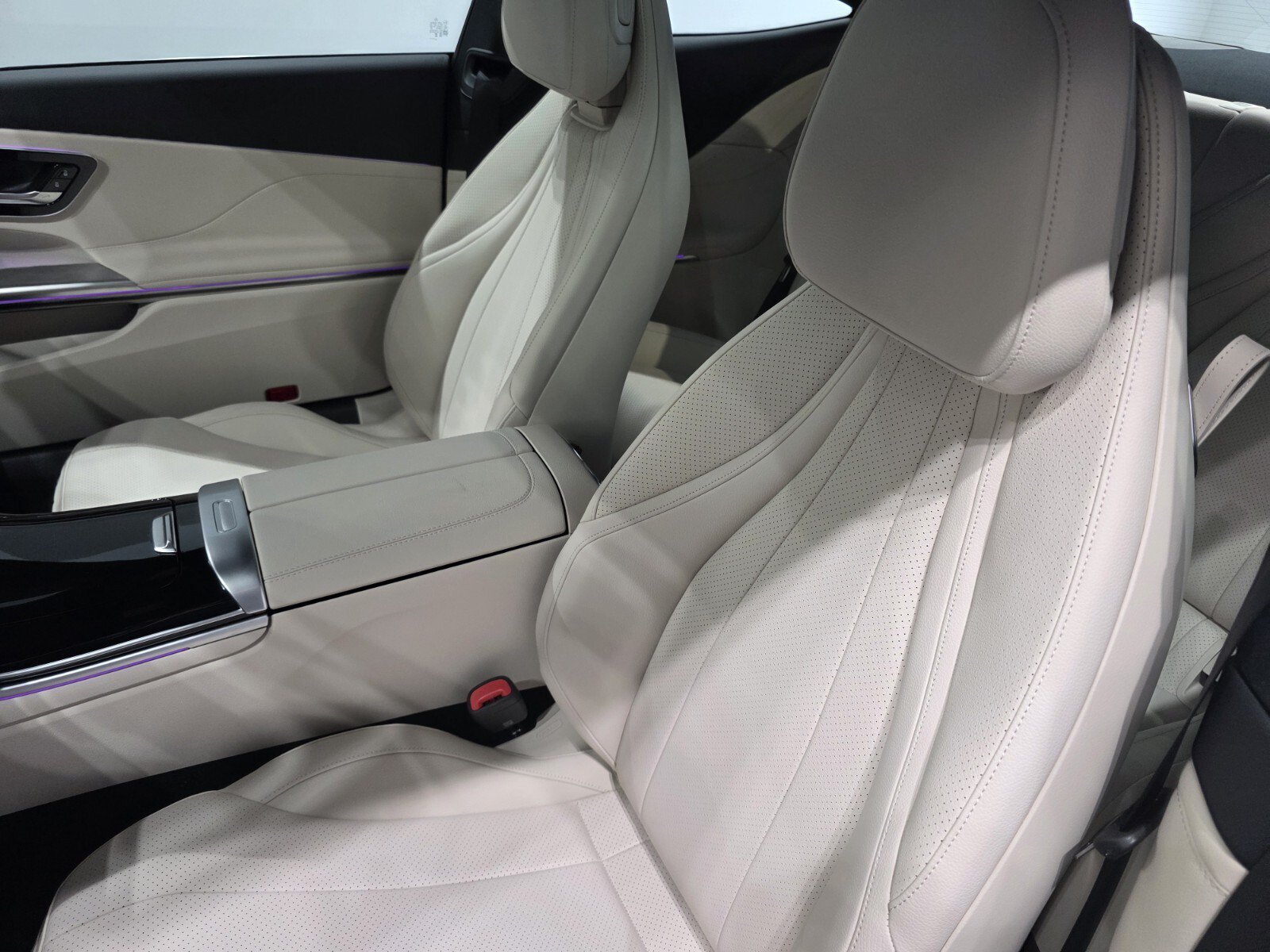 Used 2024 Mercedes-Benz CLE 300 4MATIC Coupe image 8