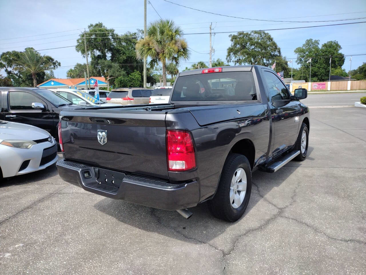 Used 2017 RAM 1500 Express image 8