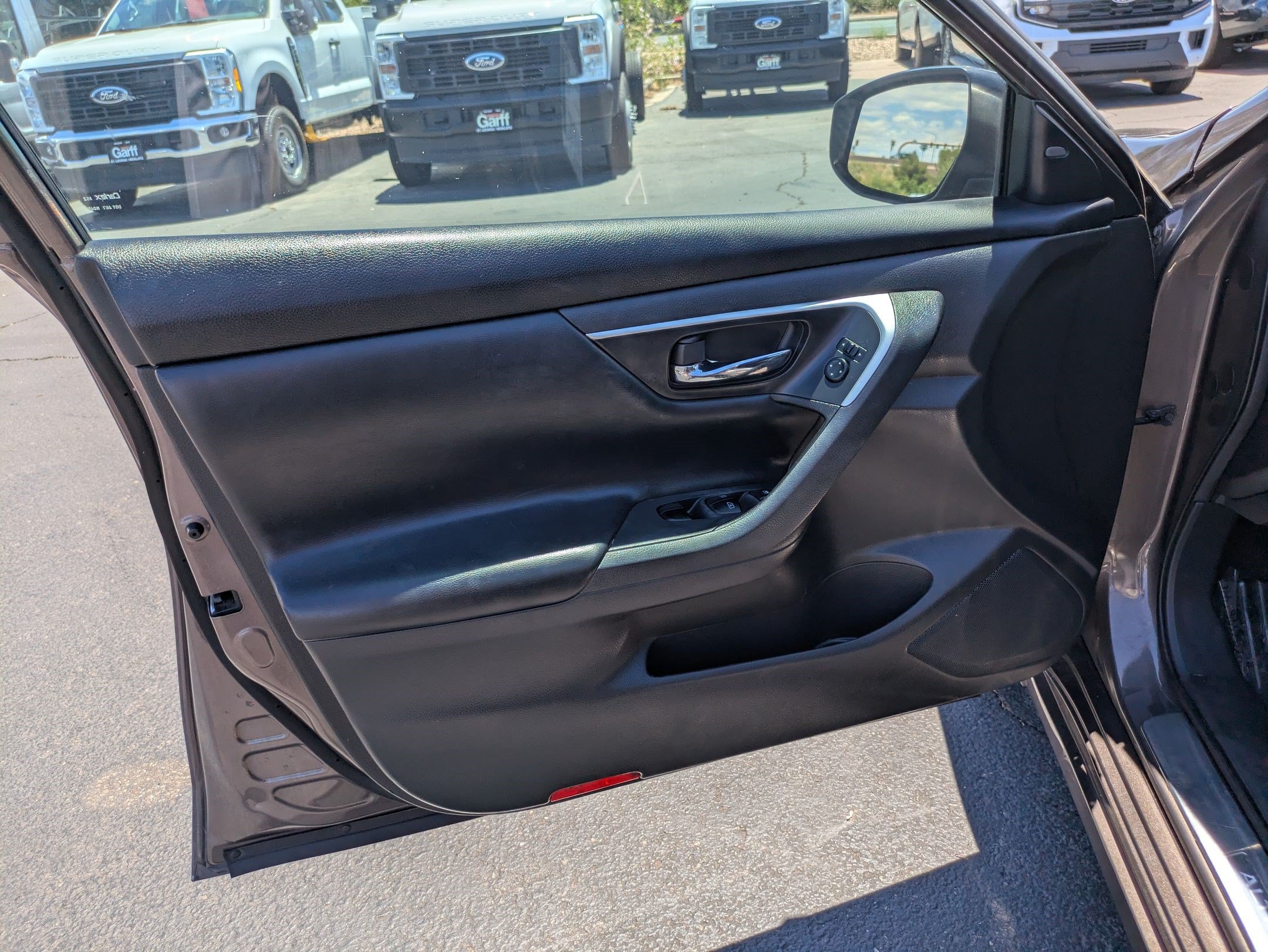 Used 2016 Nissan Altima 2.5 SV w/ Convenience Package FWD image 12