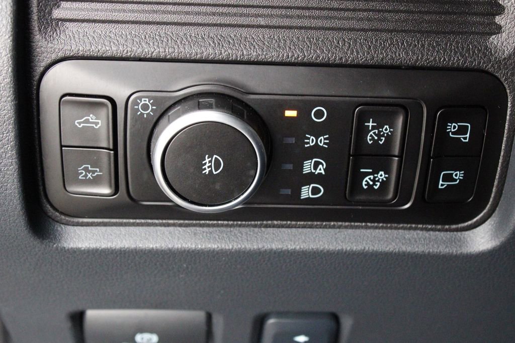 Used 2025 Ford F250 Lariat w/ FX4 Off-Road Package image 28