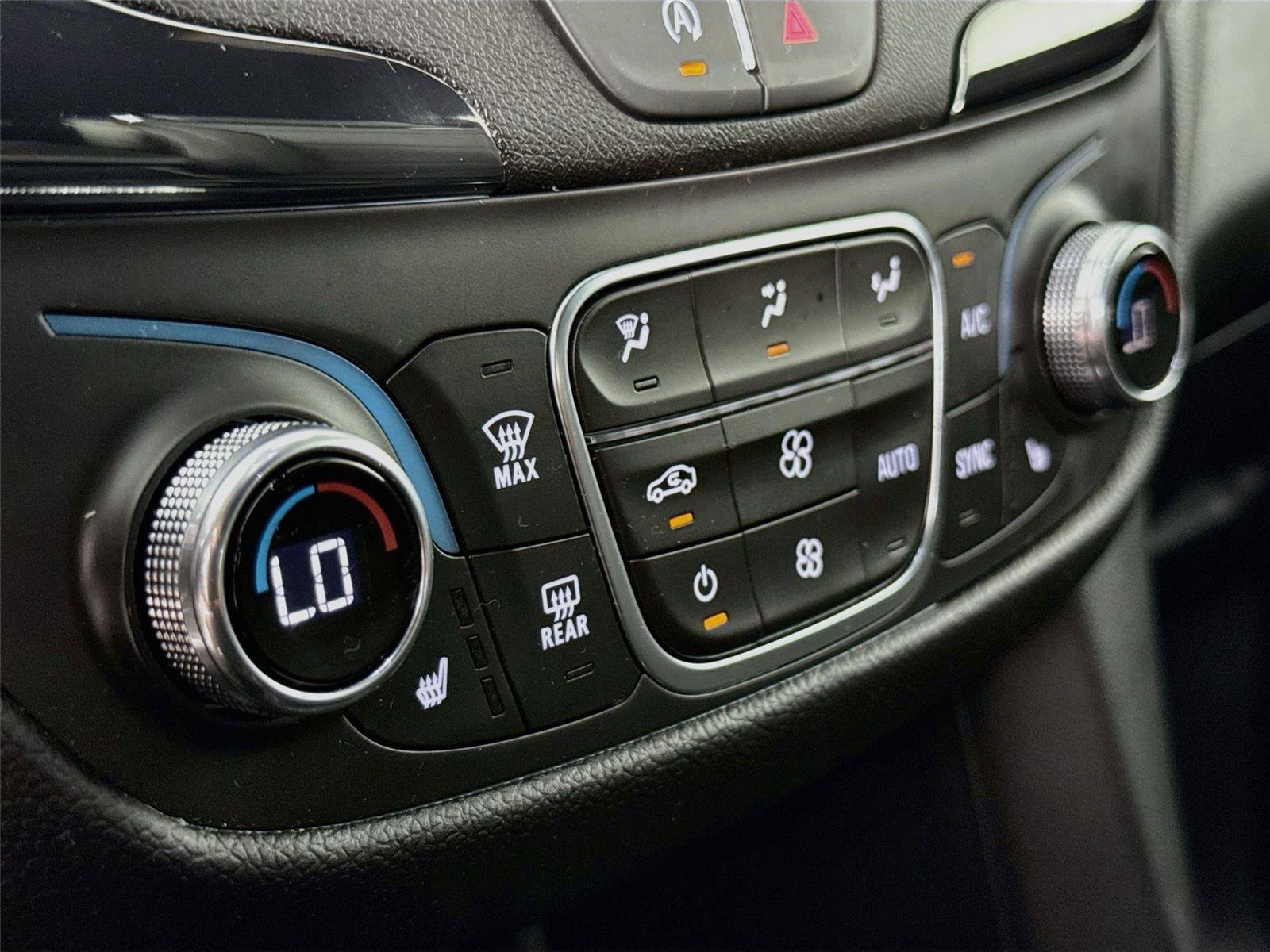 Used 2024 Chevrolet Equinox RS AWD/4WD image 16