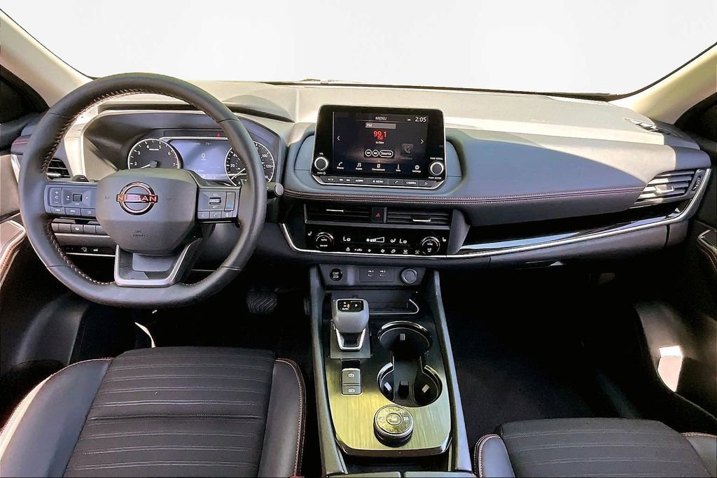 Used 2025 Nissan Rogue SV w/ Rock Creek Premium Package image 9