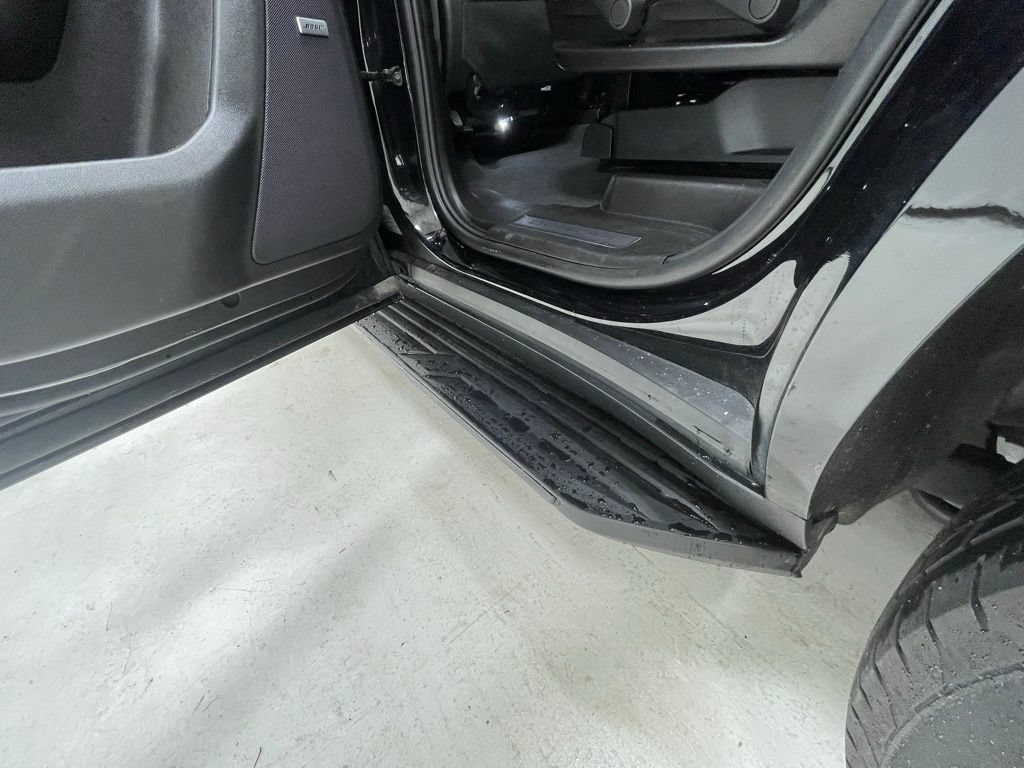 Used 2025 GMC Yukon Denali AWD/4WD image 14