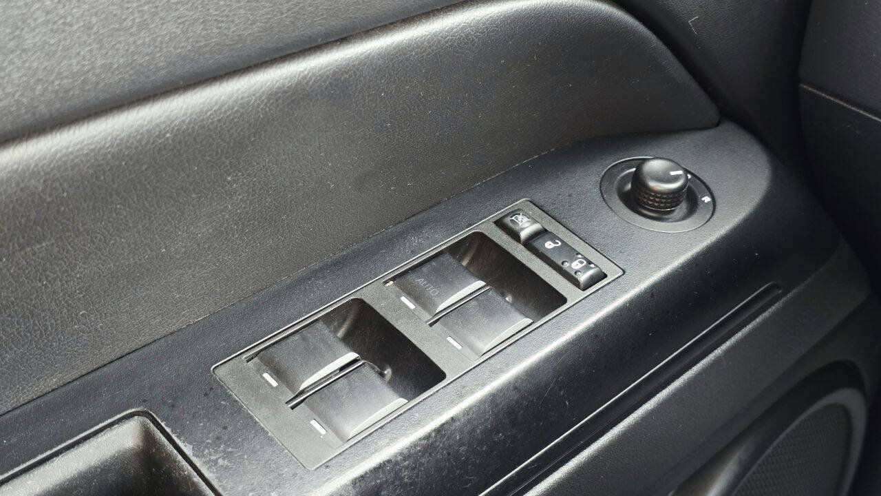 Used 2015 Jeep Patriot High Altitude FWD image 26