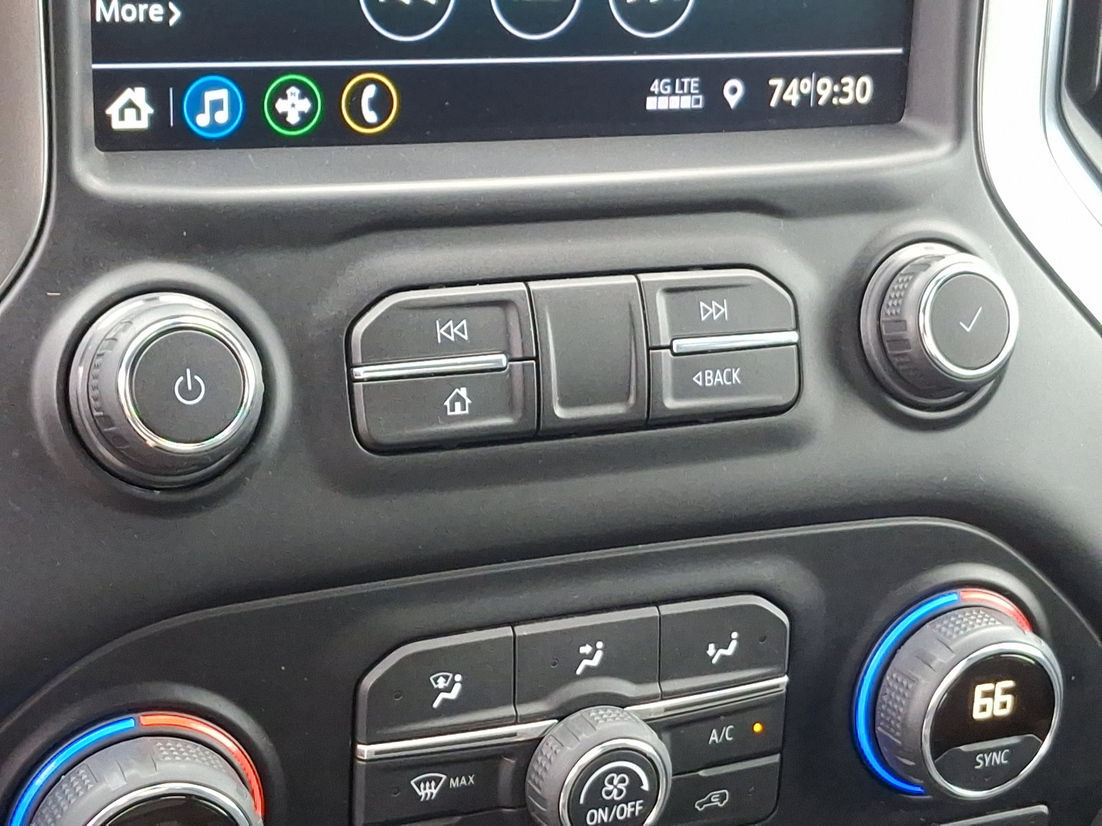 Used 2020 Chevrolet Silverado 1500 LT w/ Convenience Package image 16