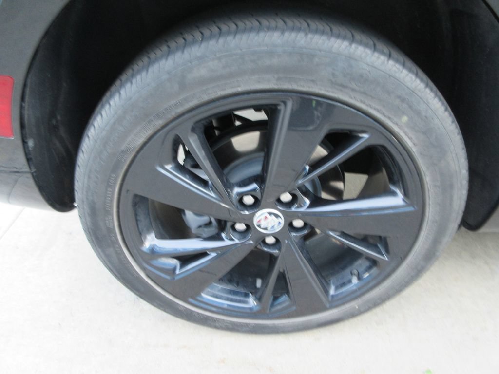 Certified 2022 Buick Envision Preferred w/ Sport Touring Package FWD image 9