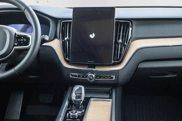 Used 2026 Volvo XC60 B5 Plus w/ Climate Package PRO AWD/4WD image 26