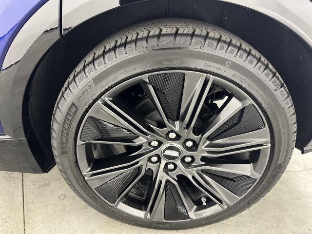 Used 2026 Cadillac Lyriq Signature Sport AWD/4WD image 33