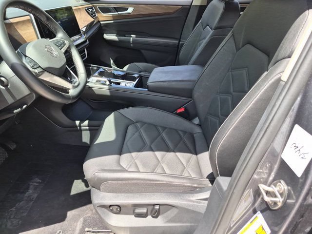 Used 2025 Volkswagen Atlas SE FWD image 24