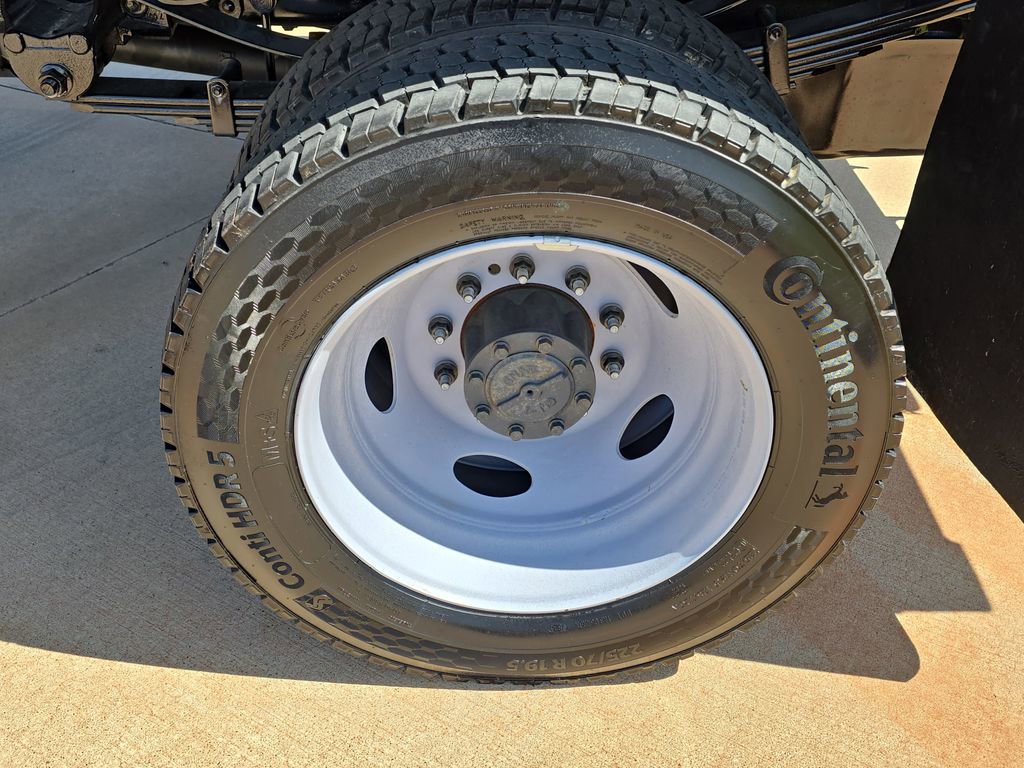 Used 2024 Ford F550 2WD Regular Cab Super Duty image 34