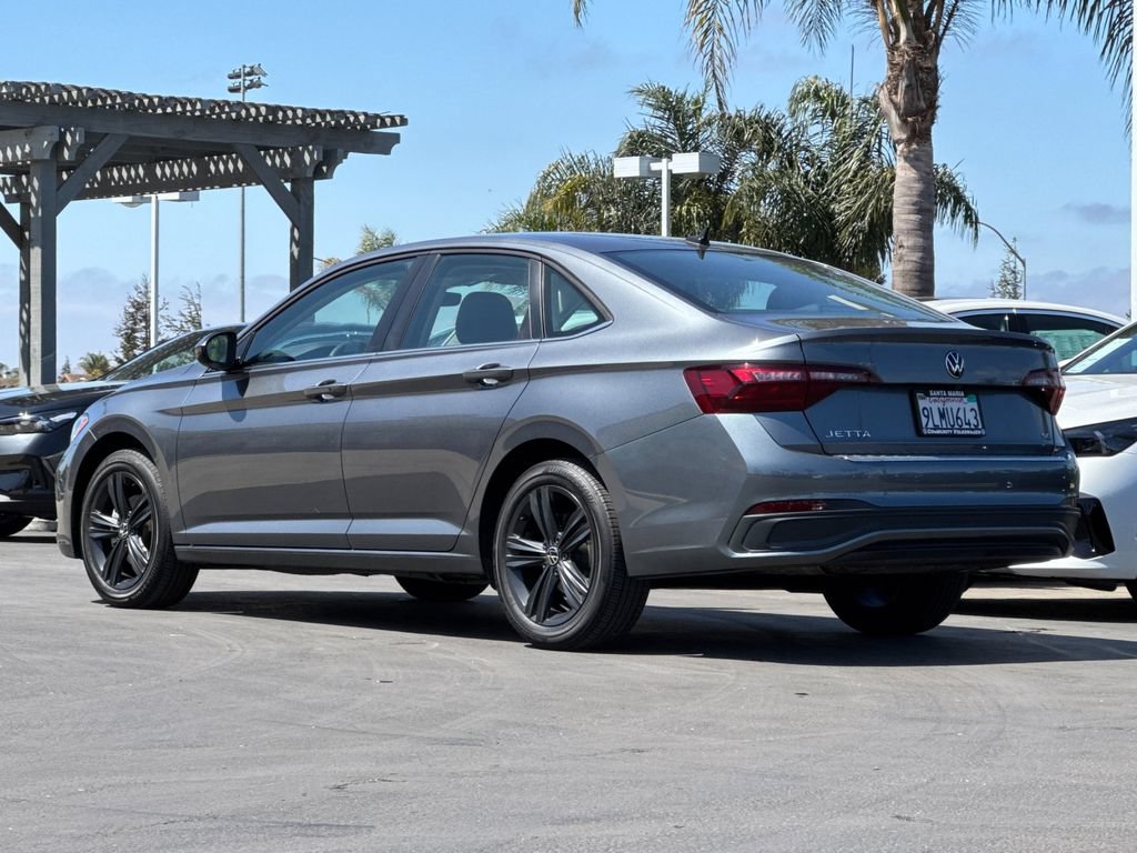 Used 2024 Volkswagen Jetta SE w/ Black Wheel Package FWD image 6