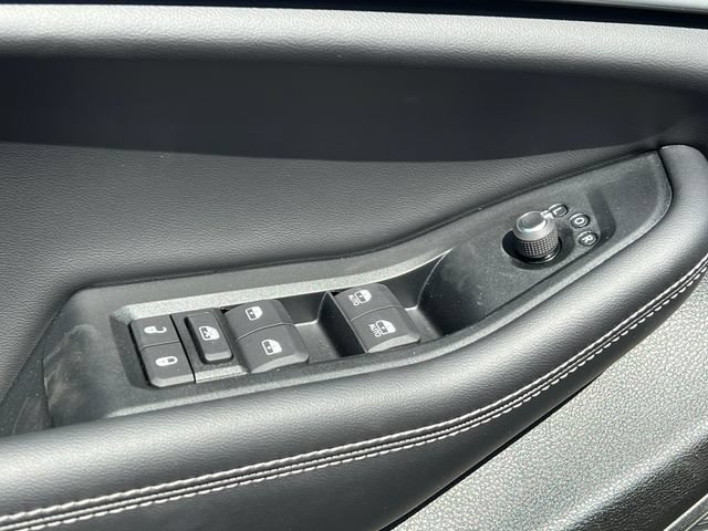 New 2026 Jeep Grand Cherokee L Limited w/ Luxury Tech Group II AWD/4WD image 15