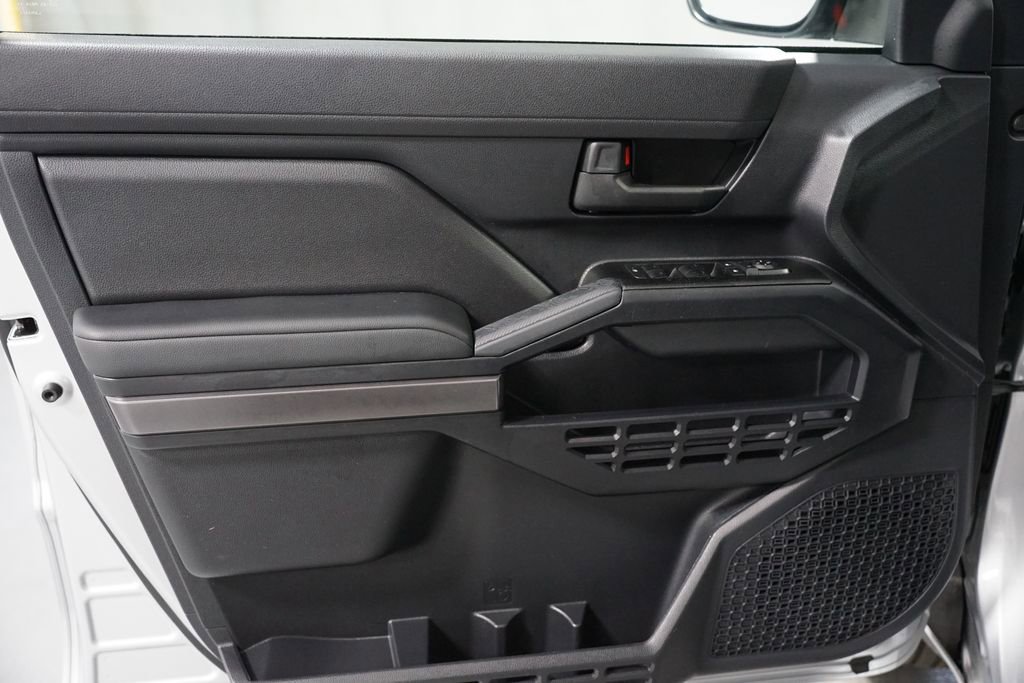 Certified 2025 Toyota 4Runner SR5 image 31