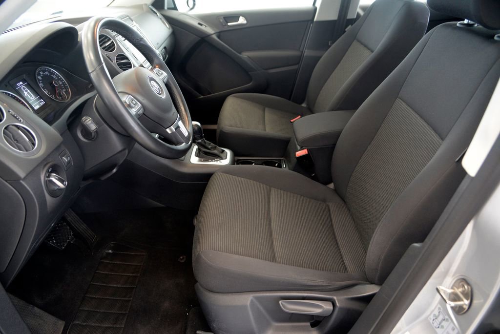 Used 2017 Volkswagen Tiguan S image 15