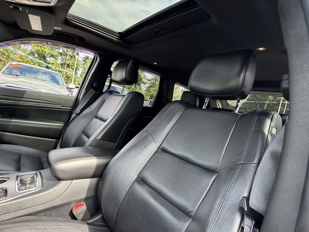 Used 2019 Jeep Grand Cherokee Limited AWD/4WD image 17