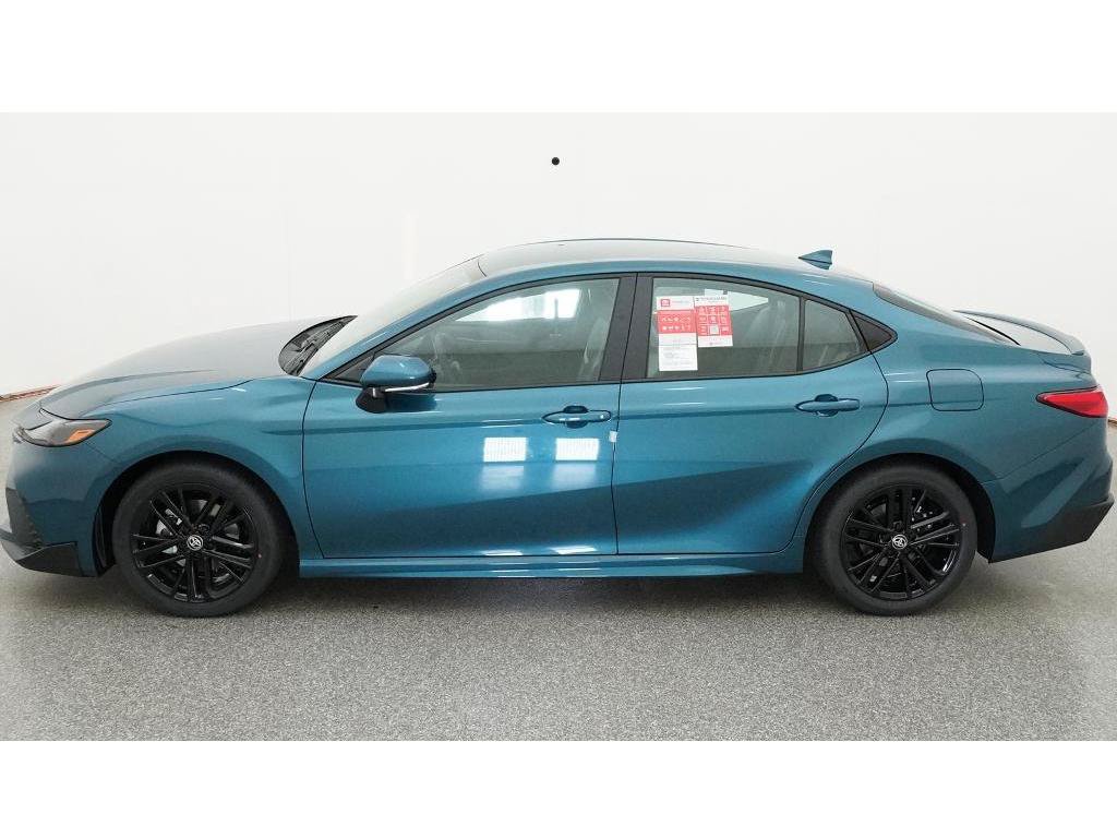 New 2026 Toyota Camry SE FWD image 3