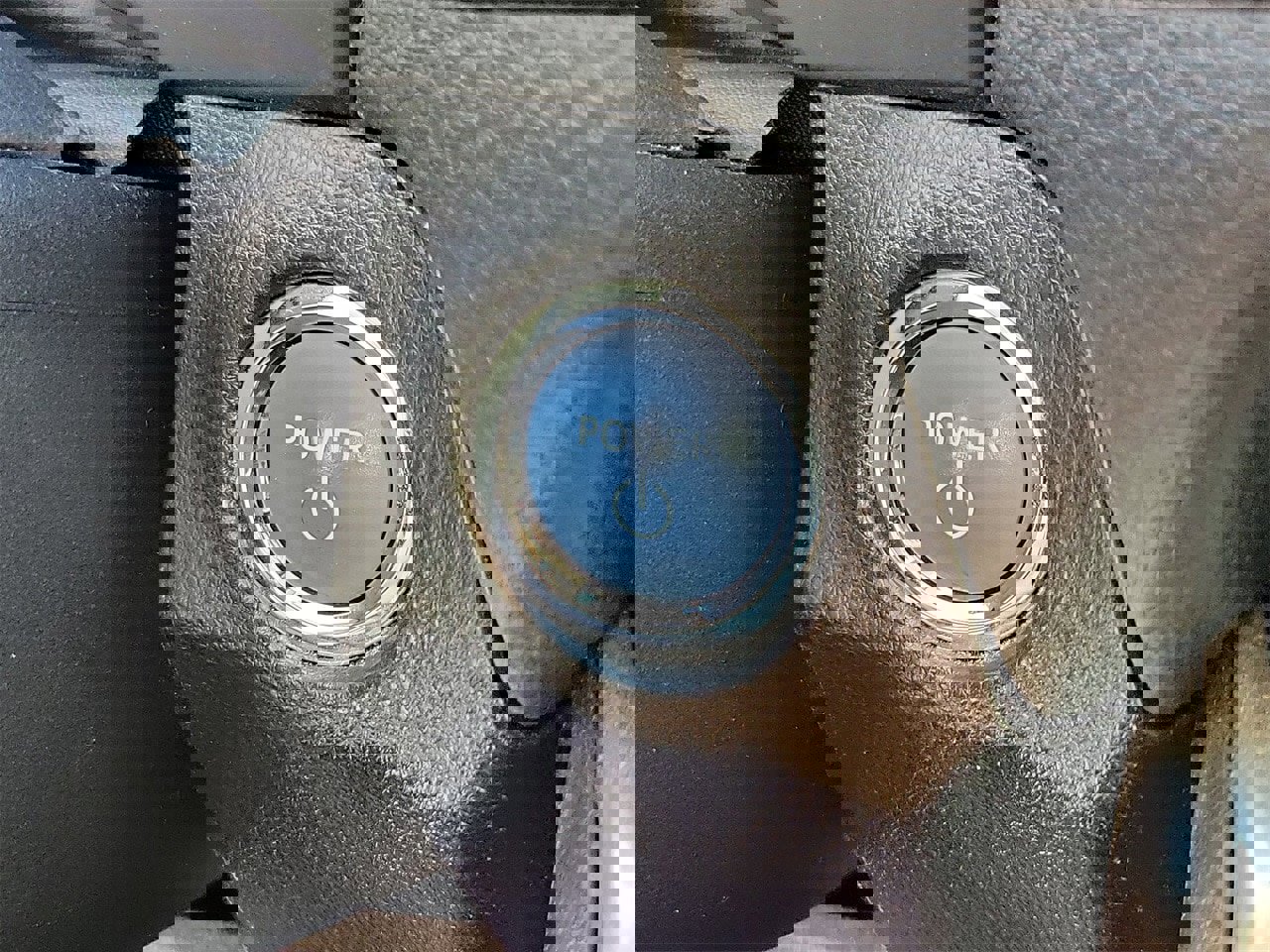 Used 2020 Toyota RAV4 XLE image 31