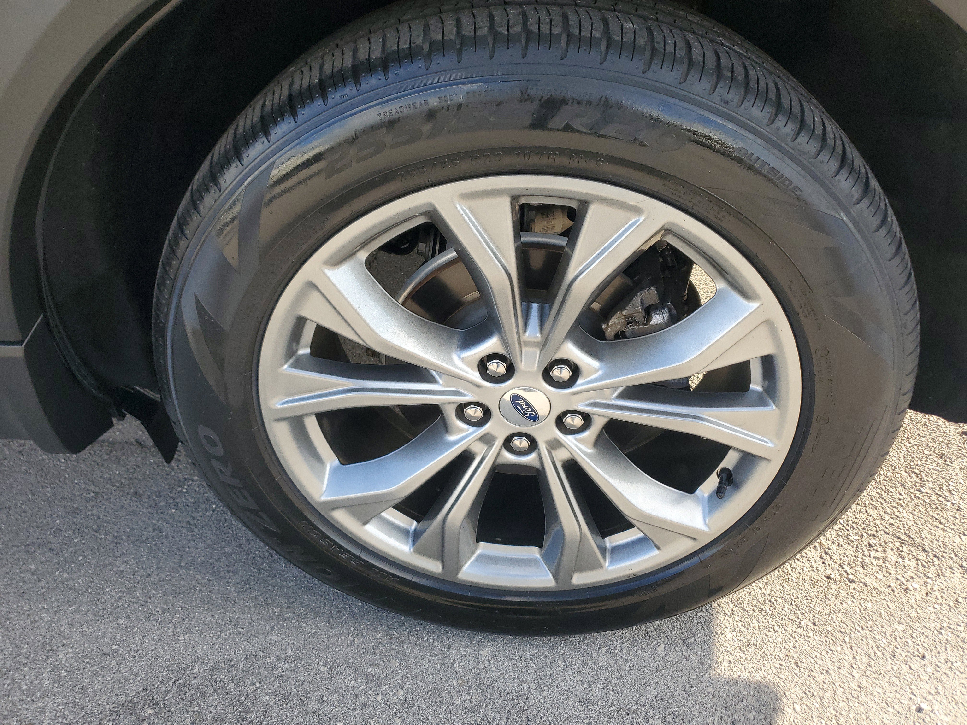 Used 2022 Ford Explorer Limited w/ Equipment Group 301A image 32