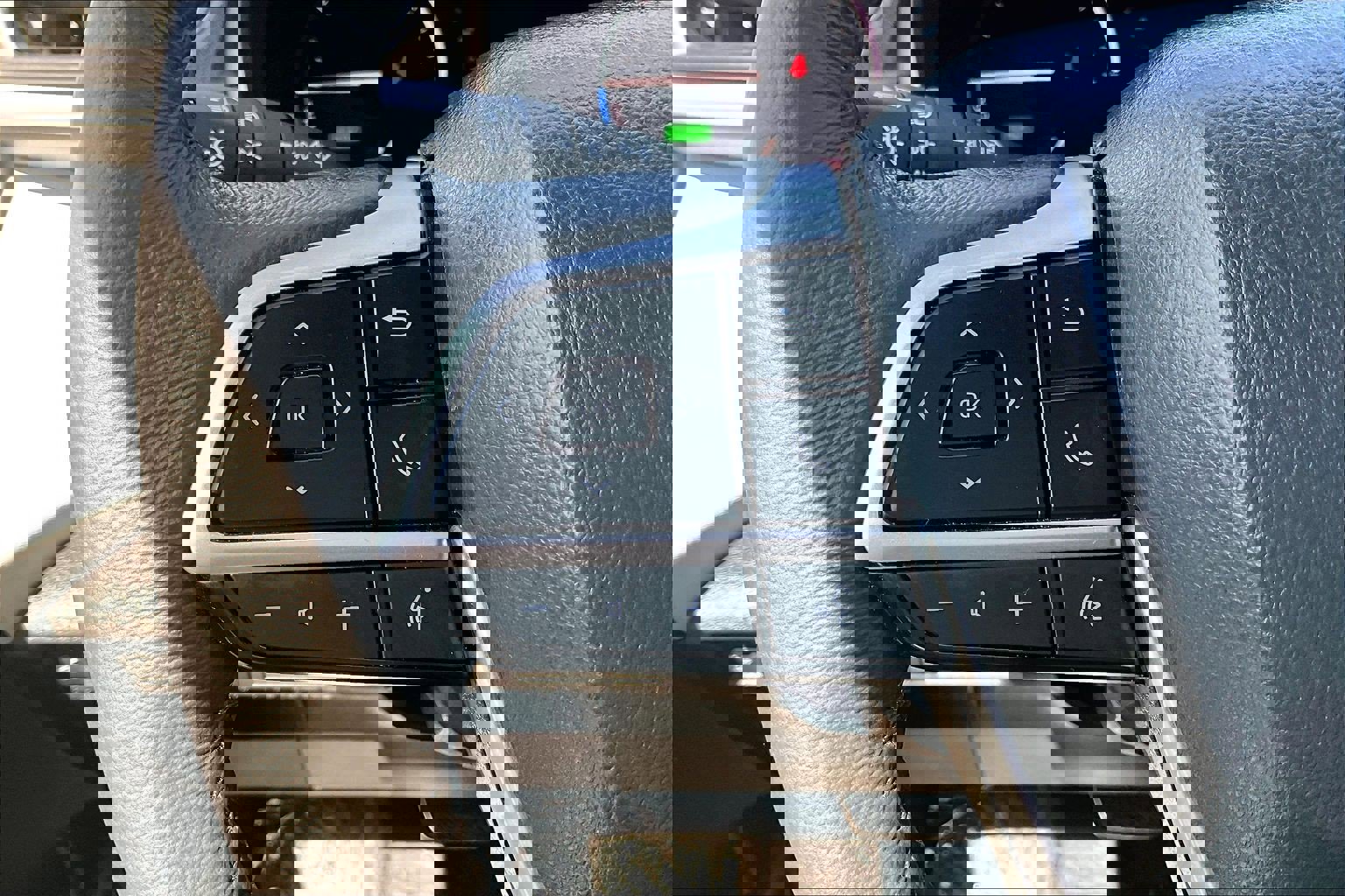 Used 2025 Toyota Sienna XLE w/ XLE Plus Package image 17