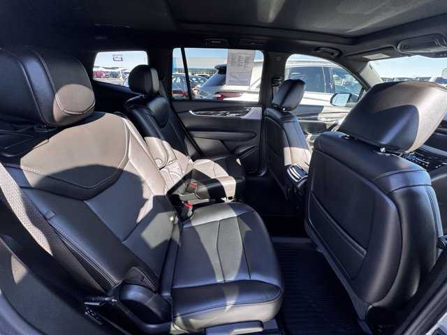 Used 2024 Cadillac XT6 Sport w/ Technology Package image 11