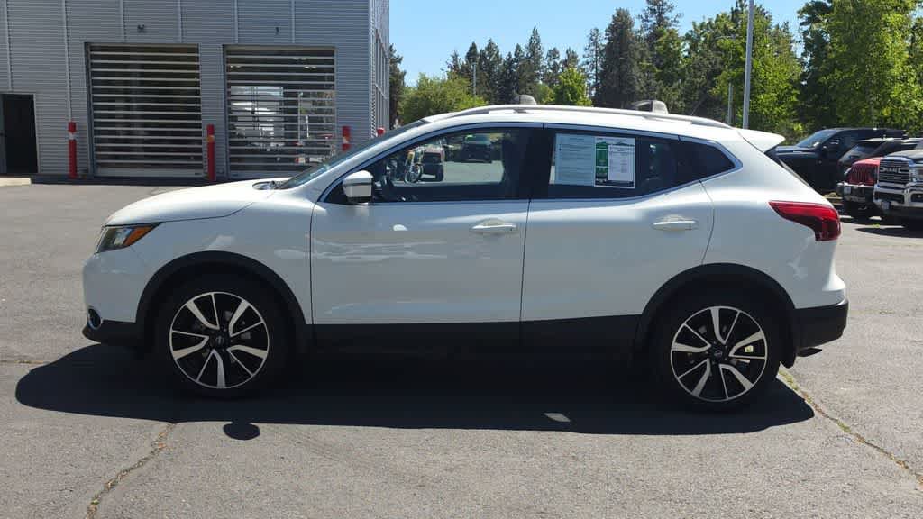 Used 2017 Nissan Rogue Sport SL AWD/4WD image 5