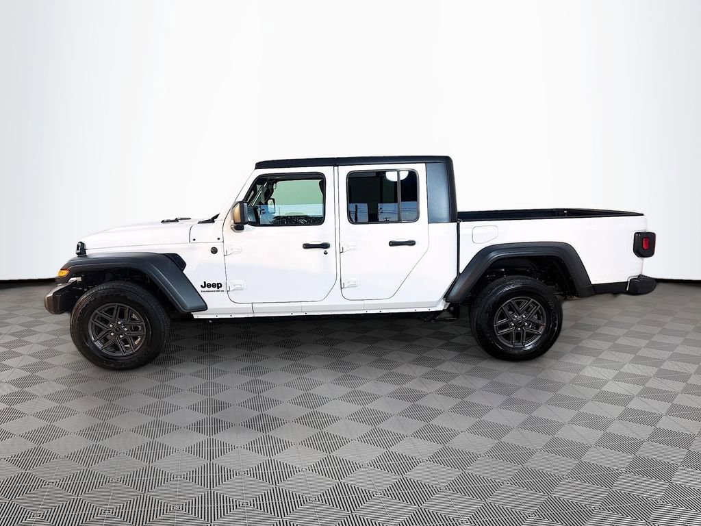 Used 2025 Jeep Gladiator Sport image 4