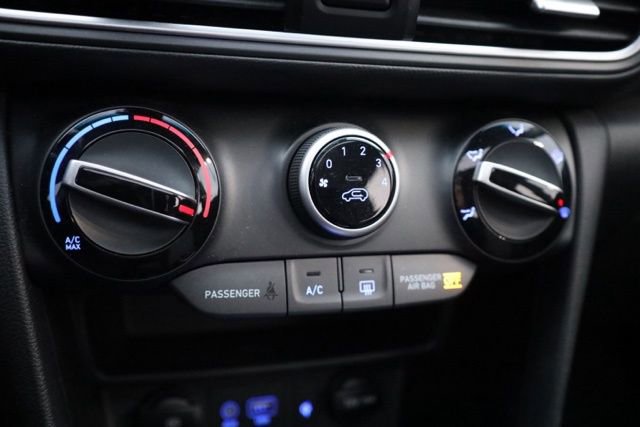 Used 2021 Hyundai Kona SEL Plus w/ Cargo Package image 28