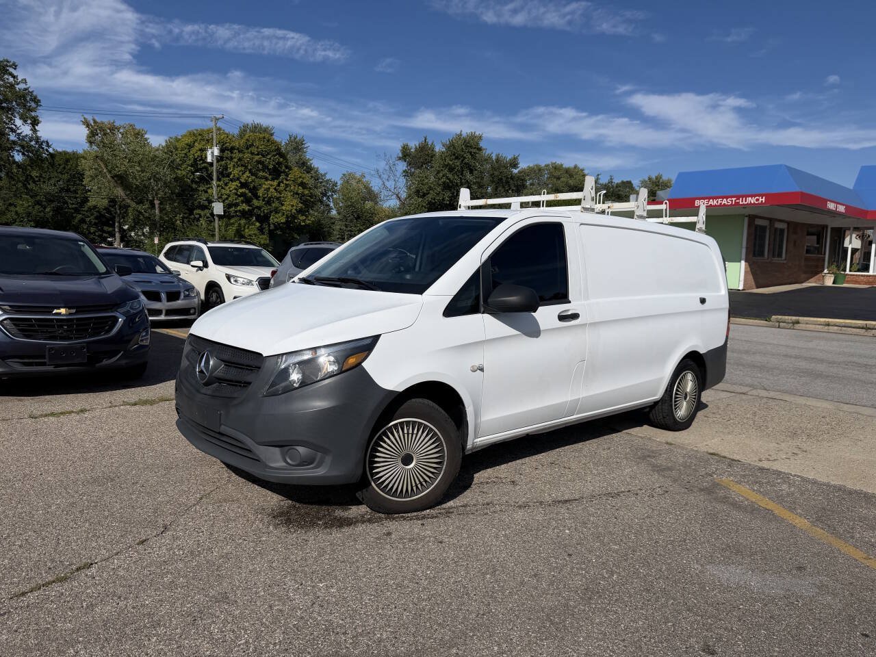 Used 2019 Mercedes-Benz Metris image 2