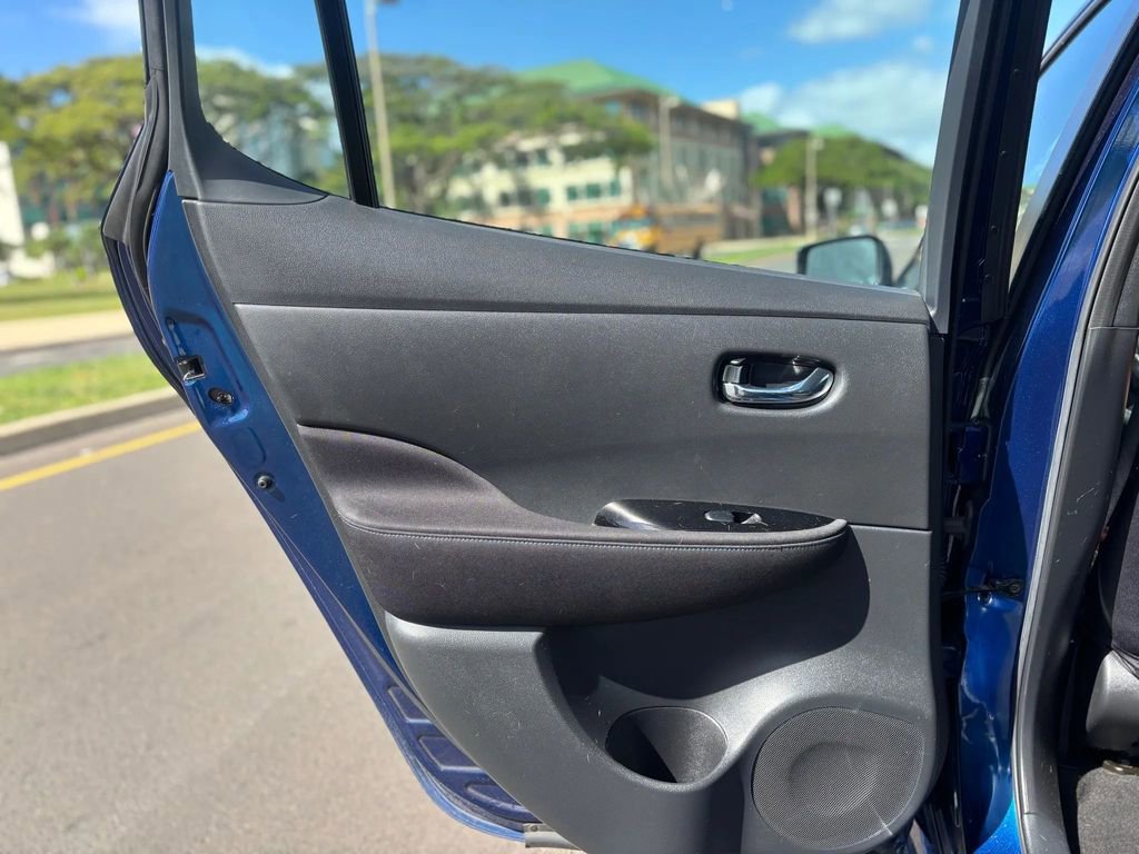 Used 2022 Nissan Leaf SV image 12