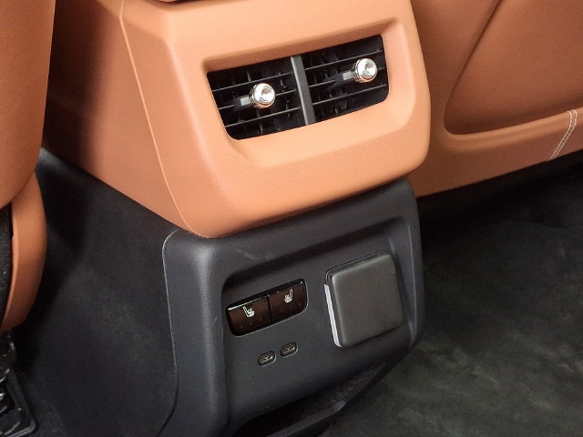 Certified 2025 Cadillac Optiq Luxury 2 AWD/4WD image 9