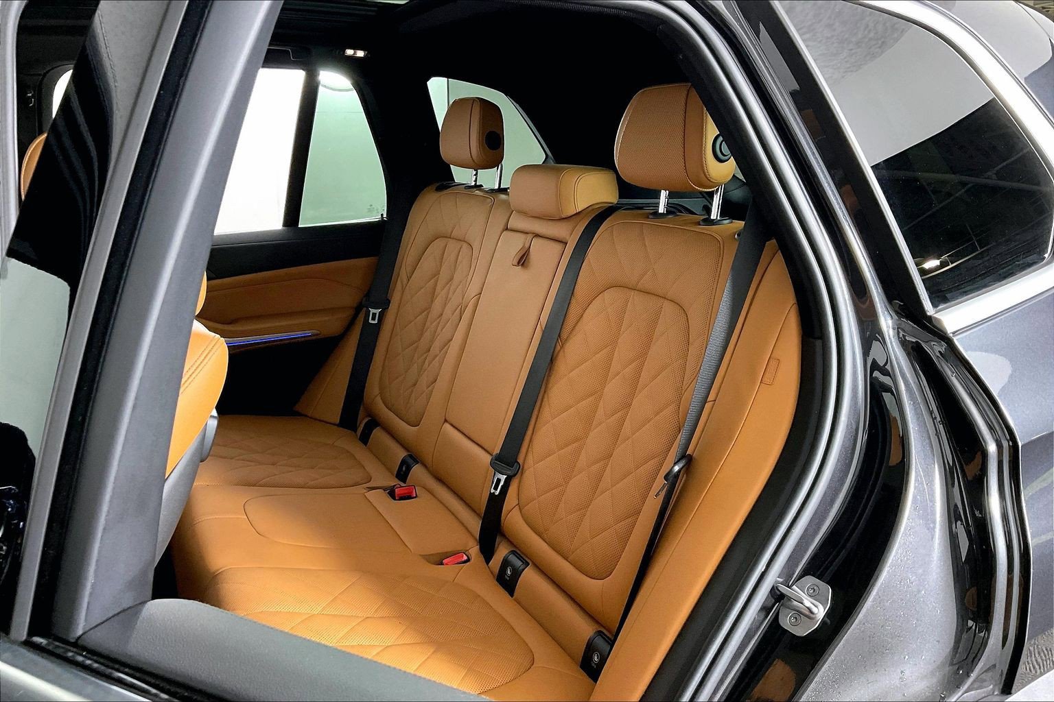 Certified 2023 BMW X5 xDrive40i w/ Premium Package AWD/4WD image 6